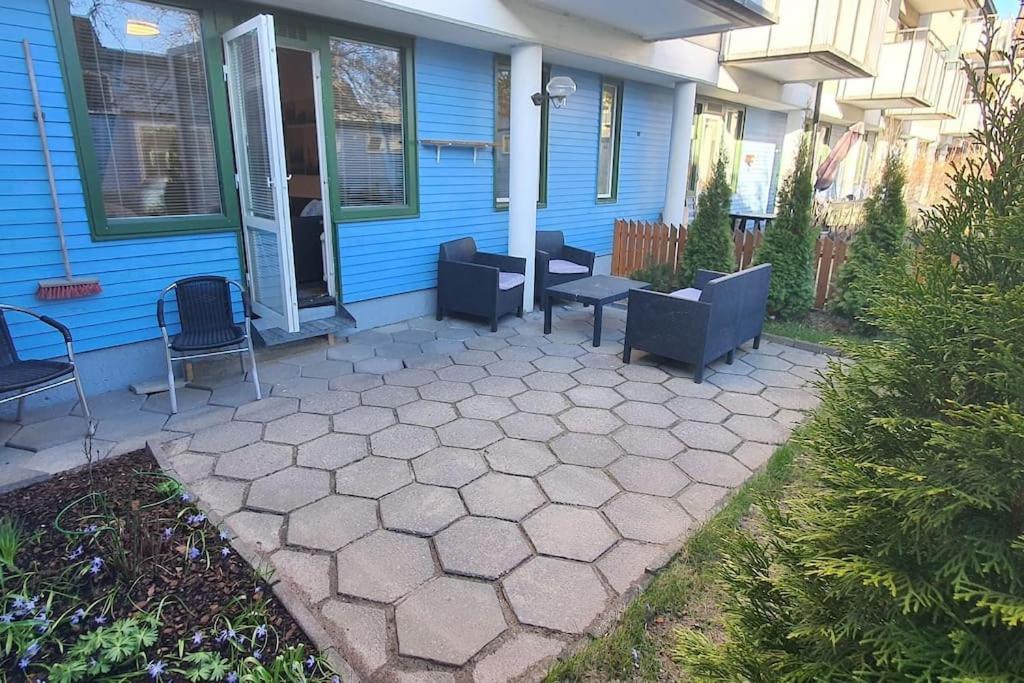 Apartment With Garden Near Metro! Stockholm Buitenkant foto