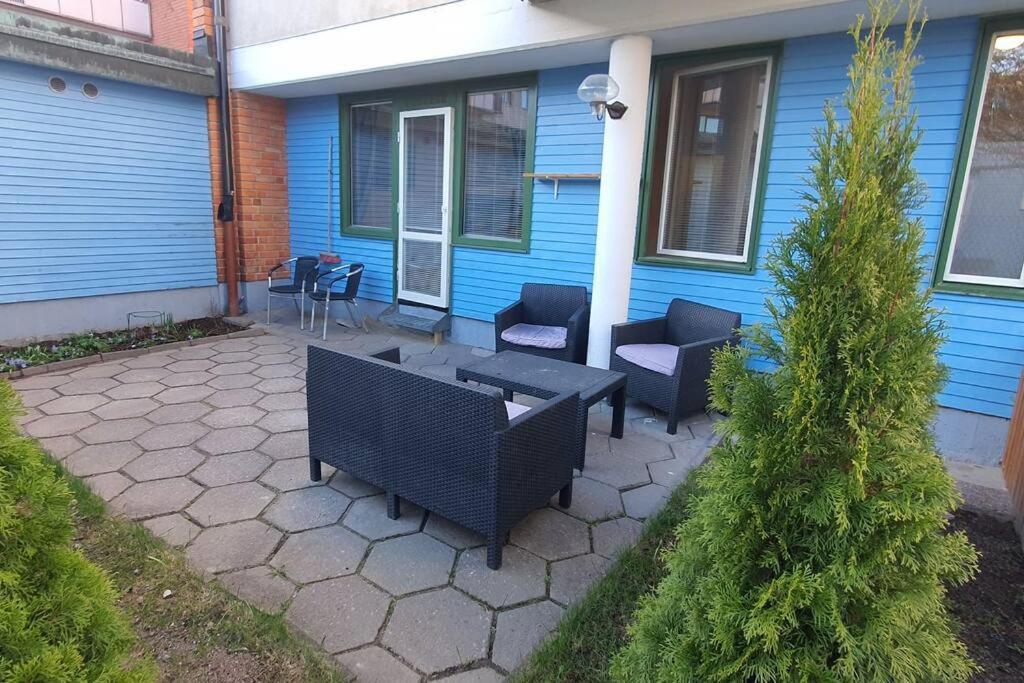 Apartment With Garden Near Metro! Stockholm Buitenkant foto